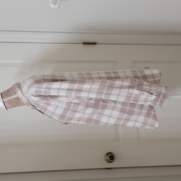 Banana Republic Size M Beige, Cream Flannel Boyfriend Fit Button Down Shirt - Picture 2 of 10